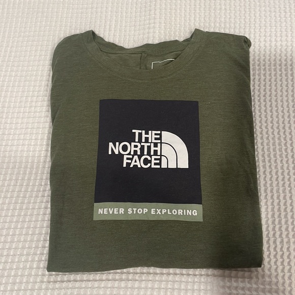 North Face Tee - Picture 1 of 4